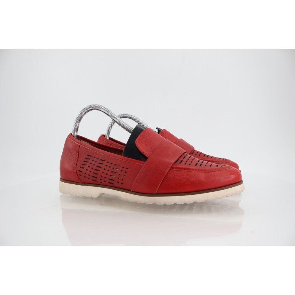 Earth Shoes Womens 9 Masio Slip On Penny Loafers Red Leather Perforated